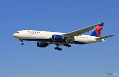 「ぶるー」 DELTA 777-232 N866DA 着陸