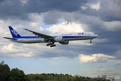 「良い空～」ANA 777-381 JA783A 着陸