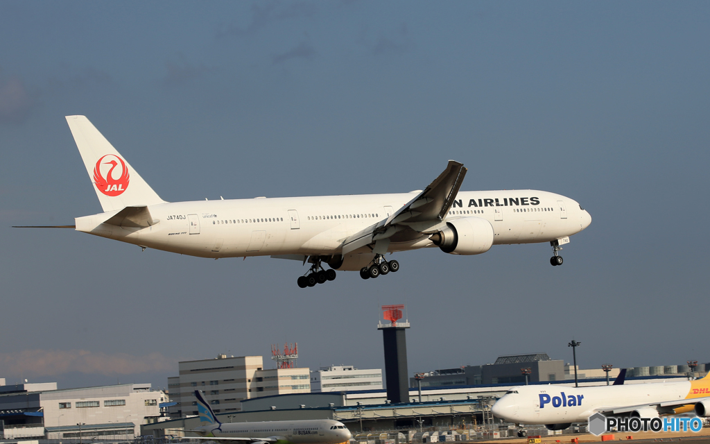 「青」 JAL 777-346 JA740J Landing 