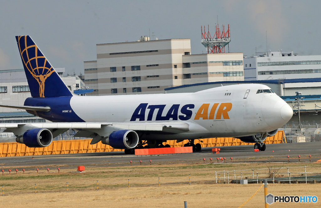 「青色」 ATLAS 747 N499MC 飛ぶ