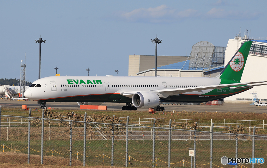 「SKY」EVA 787-9 B-17805  飛び立ちです