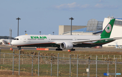 「SKY」EVA 787-9 B-17805  飛び立ちです