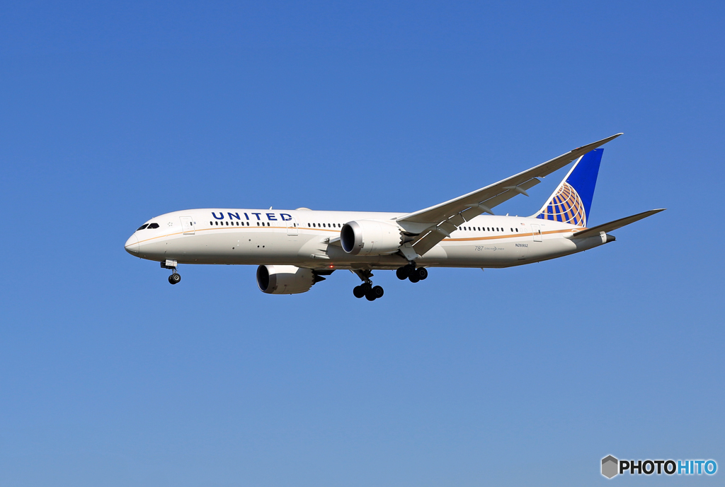 「良い空～」 UNITED 787-9 N26952 到着です