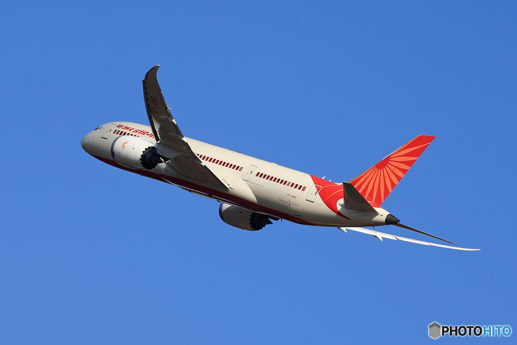 「青色」Air India 787-8 VT-ANS 出発です