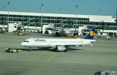 [青い空]   ミュンヘン国際空港の風景です