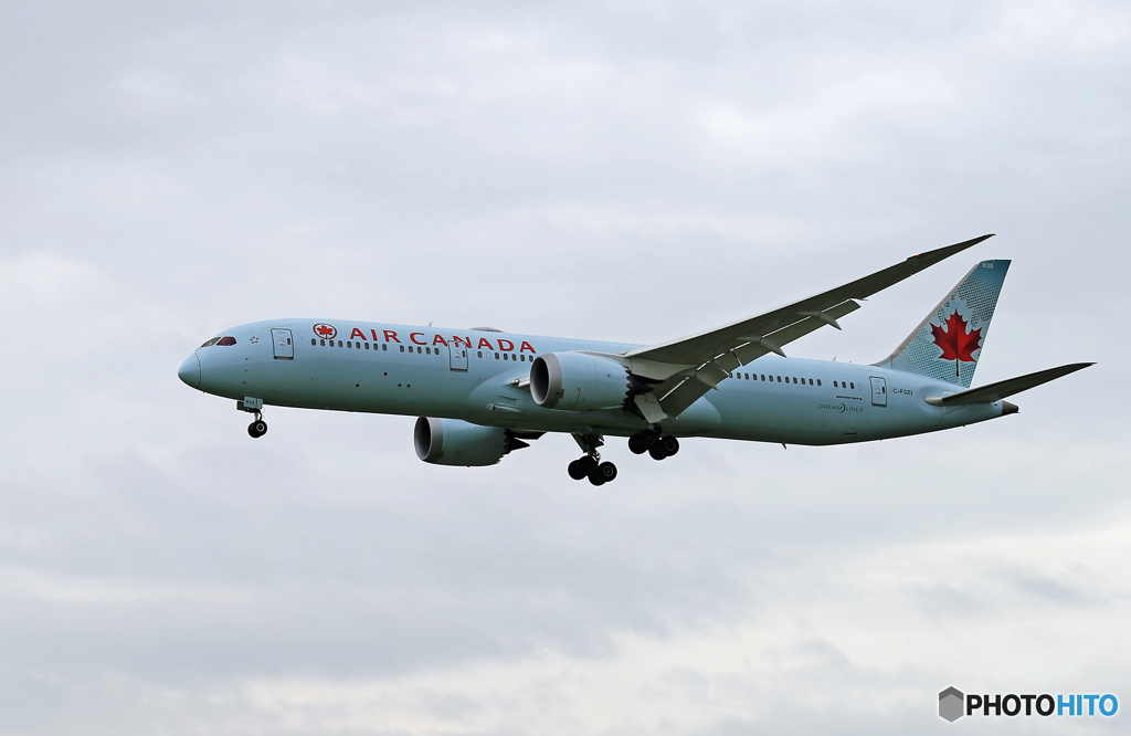 「くもり」Air Canada 787-9 C-FGEI Landing