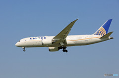 「青が好き」 UNITED 787-8 N27901 到着です