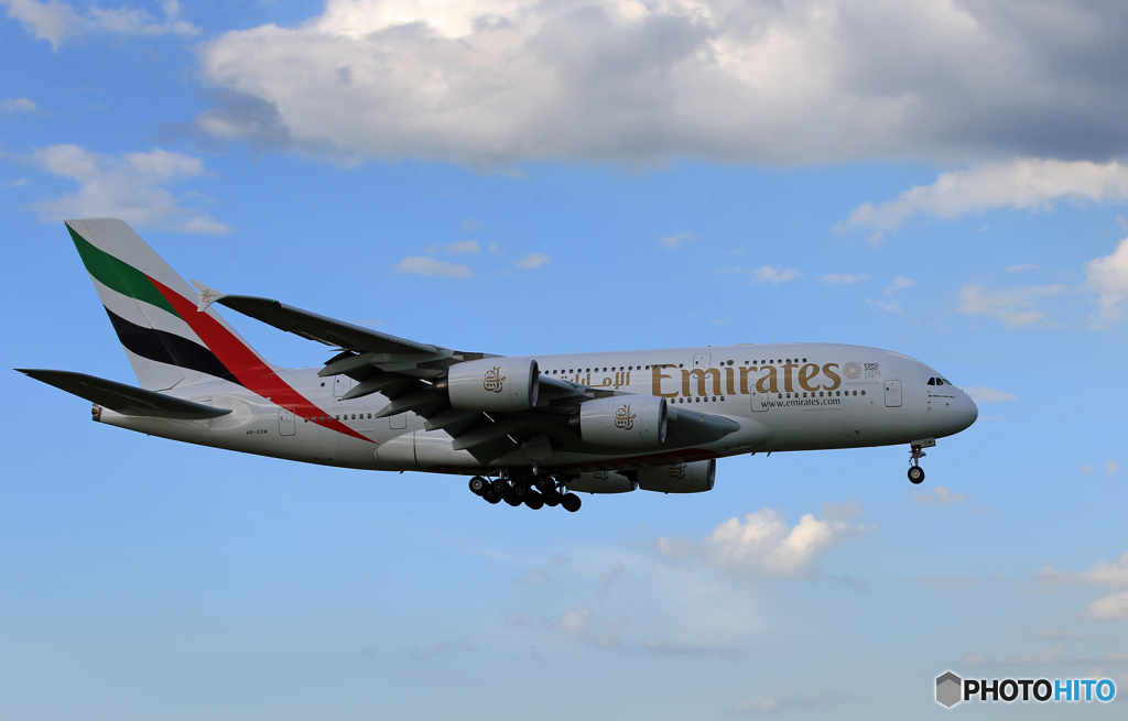  「晴れ」エミレーツ航空A380-861 A6-EDM Landing 