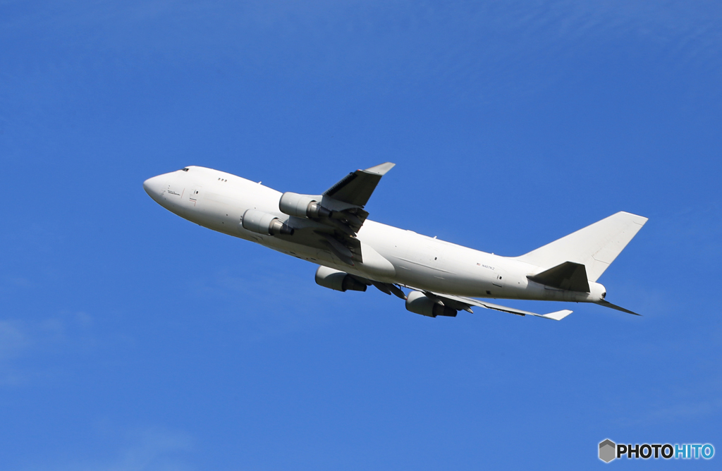 「青」 ホワイトアトラス747 ジャンボ Takeoff