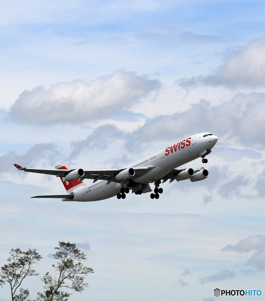 「空色」 SWISS A340-313 HB-JMH 飛行