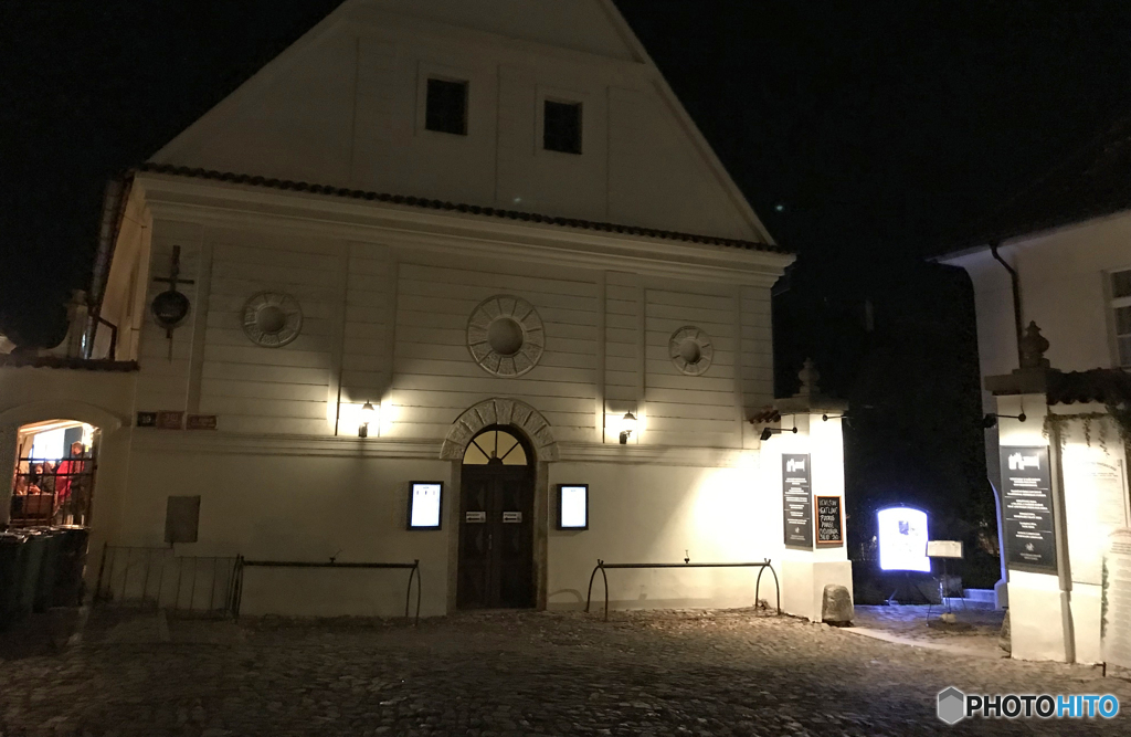 チェコ南部（３３０）夜のチェスキー・クルムロフ　