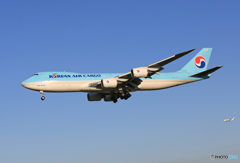 「青い空」が一番 KOREAN 747-8 HL7636 着陸