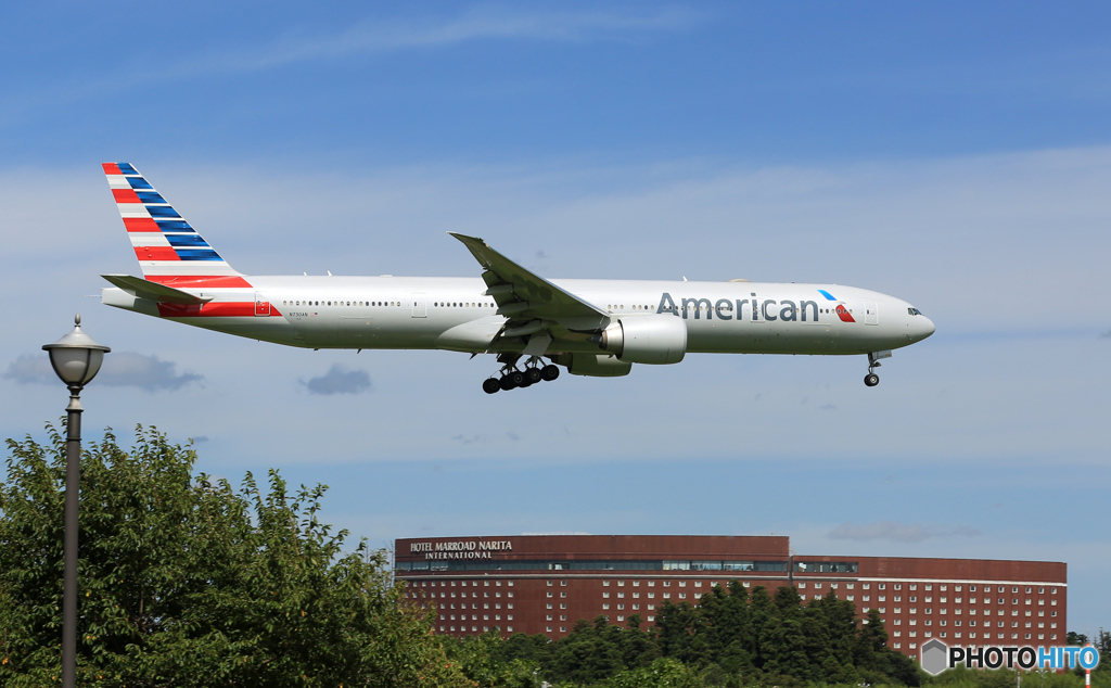 「あおぞら」 American 777-323 N730AN 到着です