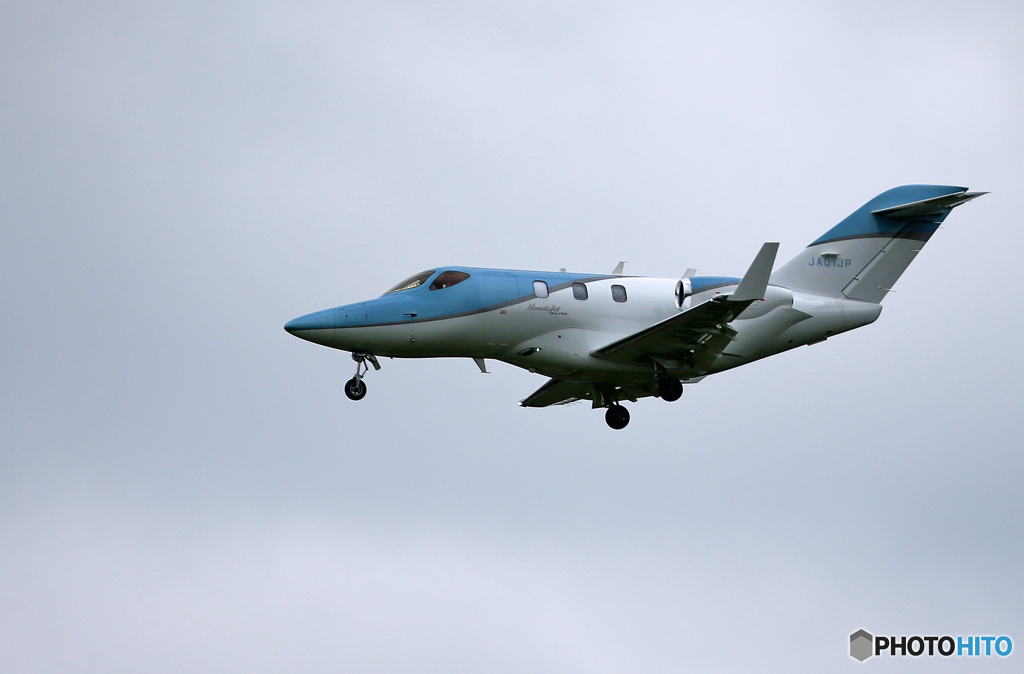 「くもり」ホンダジェット４２０ JA01JP  Landing