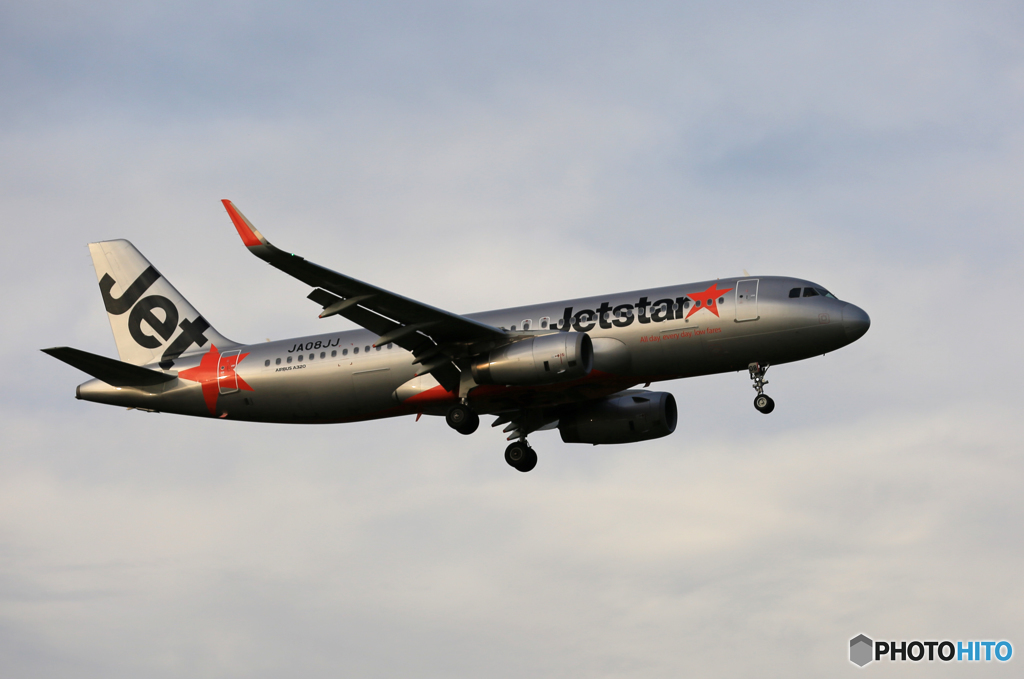 「ぶるー」 Jetstar A320-232 JA08JJ 着地前 