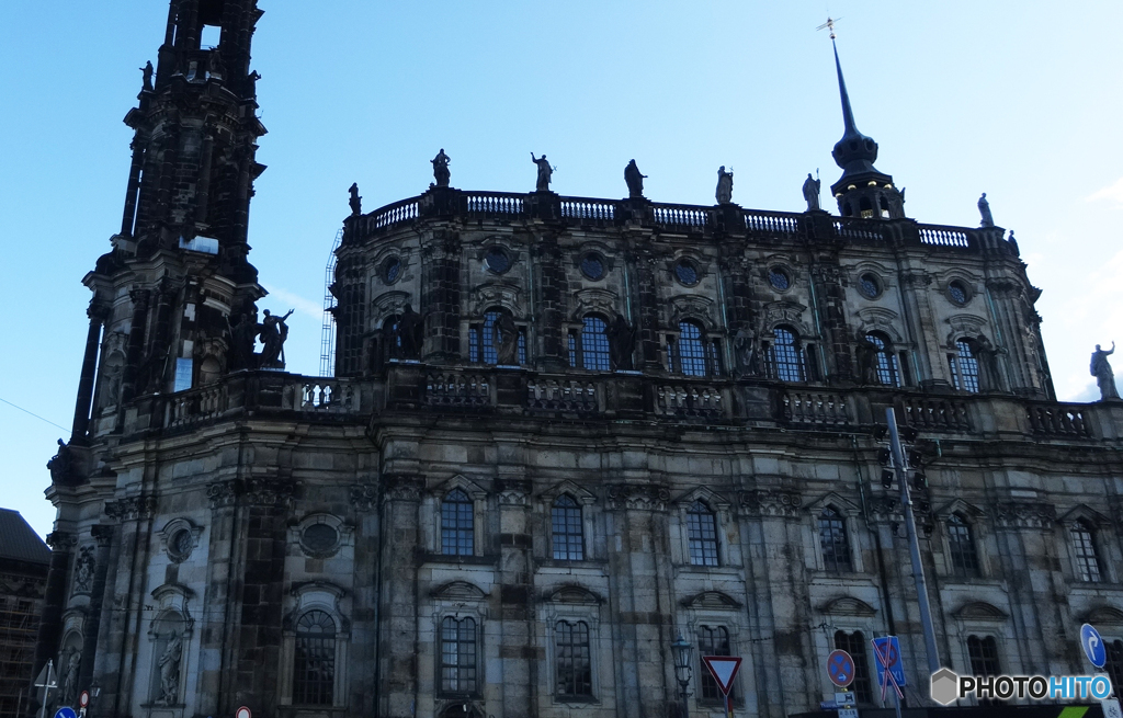 ドイツ　(1146)　ドレスデン宮殿と青い空