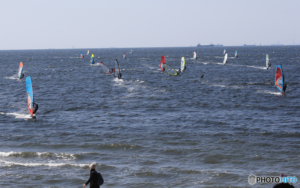 「クール」青い海　と　ウインドサーフィン