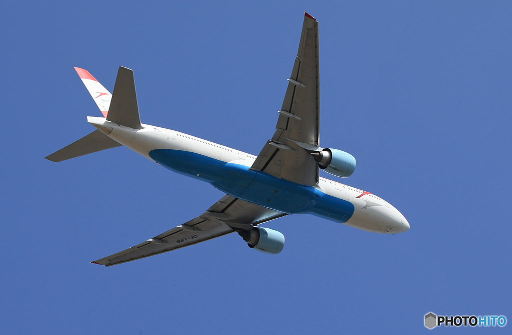 「良い天気」 Austrian 777-2Z9 OE-LPB 飛行