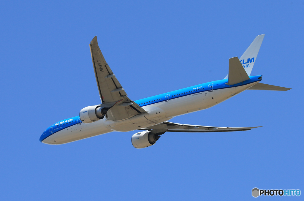 「青い日」 KLM 777 PH-BVC Takeoff