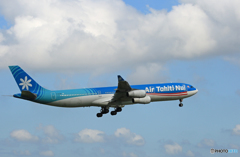 「晴れ」 Air Tahiti Nui A340-313 Landing