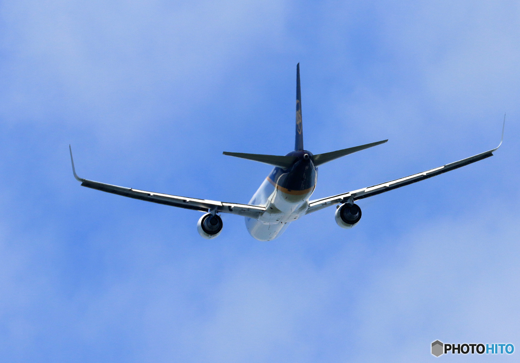 「あおいそら」 UPS 767 離陸します