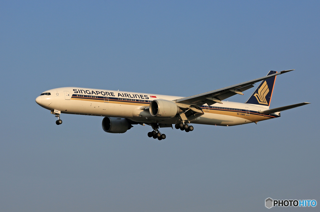 「群青」 Singapore 777-312 9V-SWN Landing