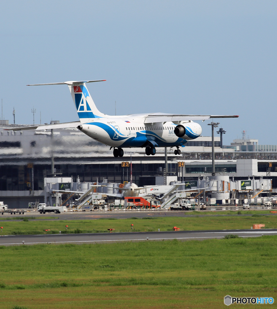 ☀「青い空」が一番 アンガラ航空 アントノフAn-148 通過