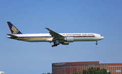 [青い空] Singapore 777-312 9V-SWO  Landing