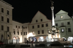 チェコ南部 （８２６）夜のチェスキー・クルムロフ・広場