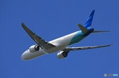 「群青」Garuda 777-3U3 PK-GIF Takeoff
