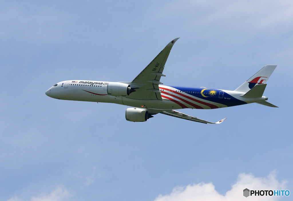 「青が好き」 Malaysia A350-941 9M-MAF出発です