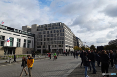 「真青の空」　ドイツ　ベルリンの広場　