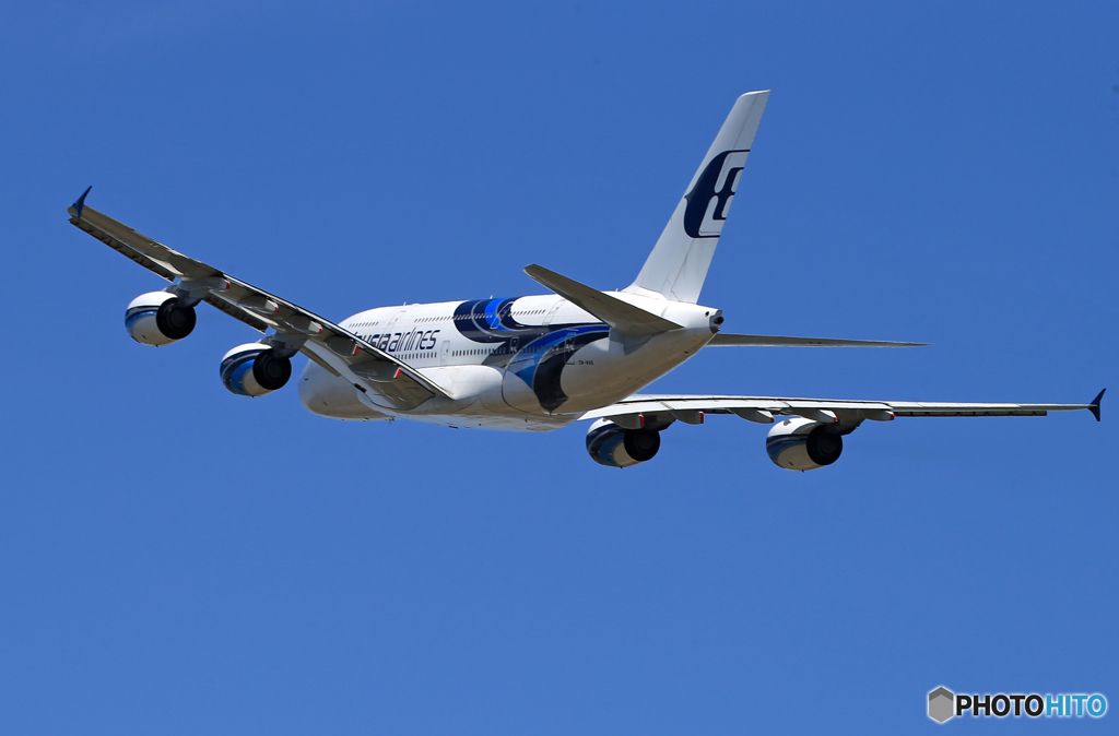 「SKY」 malaysia A380-841 9M-MNB 出発です