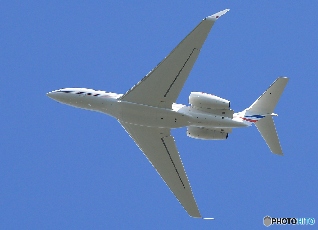「青色」 Private ガルフ G650 N871FR 離陸