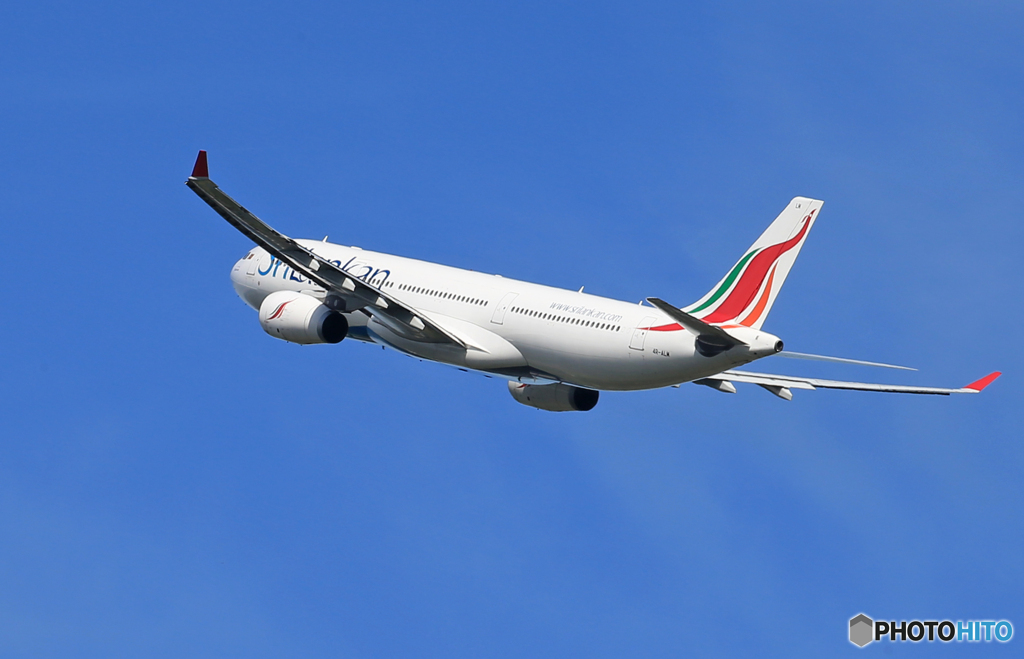  「晴れ」 スリランカ航空 A330-343 4R-ALM 離陸