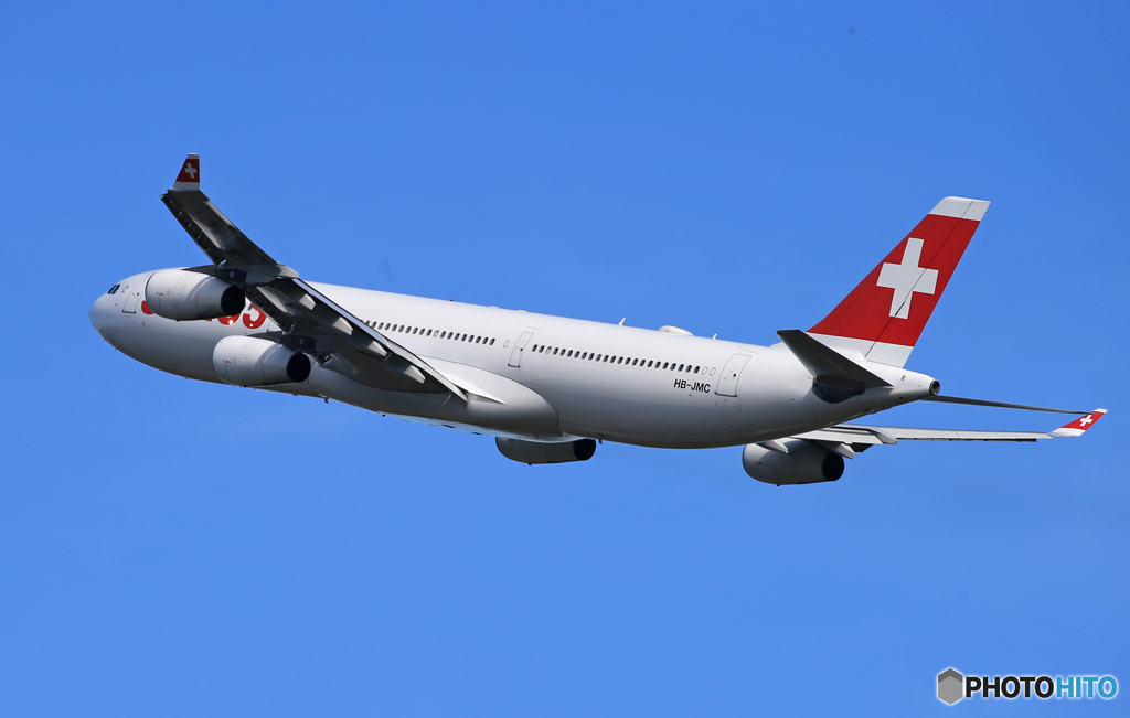 「晴れ」 SWISS A340-313 HB-JMC  Takeoff  