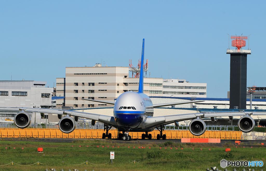 「晴れ」中国南方航空　A380-841 さくらの山　離陸します