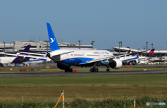 「群青」 厦門航空 787-9 離陸