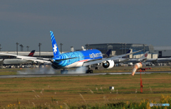 「空色」Air Tahiti Nui 787-9 F-OVAA 着陸です