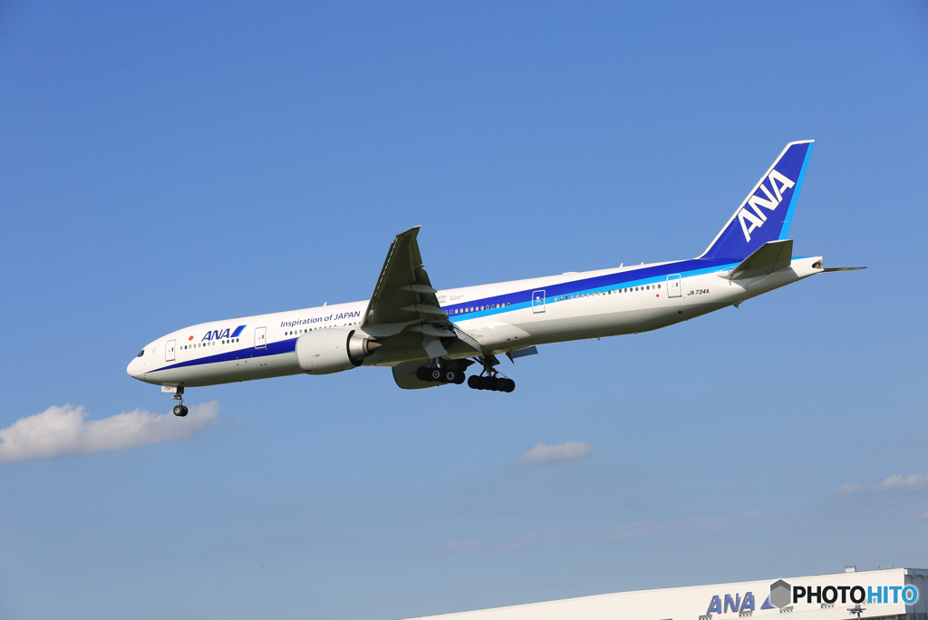 「空色」 ANA 777-381 JA784A 到着
