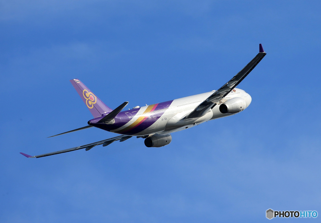 「真青の空」 Thai A330-343 HS-TEN Takeoff