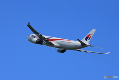 「Blue」マレーシア A330-323 9M-MTE  離陸します