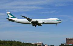 「スカイ」 Cathay 747-8 B-LJD 到着しました