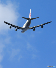 [青い空] China 747-400 B-18722 離陸