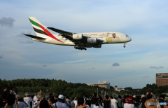 [青い空] エミレーツ航空 A380-861 Landing