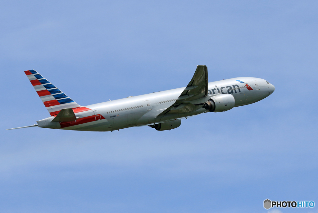 「ぶるー」 American 777-200 N779AN 飛び立ちです