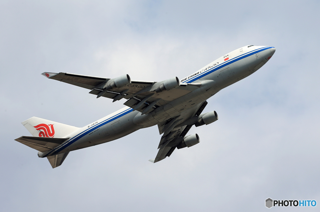 「真青の空」 China 747-400 B-2475 離陸