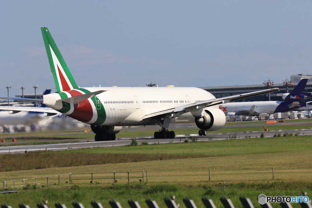 「すかい」 Alitalia 777-2Q8 EI-FNI 出発