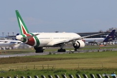 「すかい」 Alitalia 777-2Q8 EI-FNI 出発