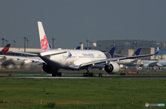 「☁」China Air A350-900 B-18908  出発します